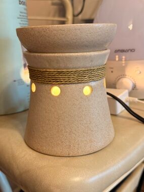 Scentsy Wax Warmer HATTERAS Nautical Mid-Size Earth Tones Tan Ceramic *RETIRED*